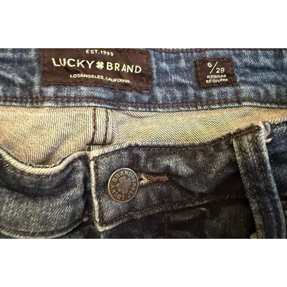 Women's Lucky Brand Sweet Straight Jeans Size 6/28 Blue Denim Floral Embroidery - Picture 3 of 13